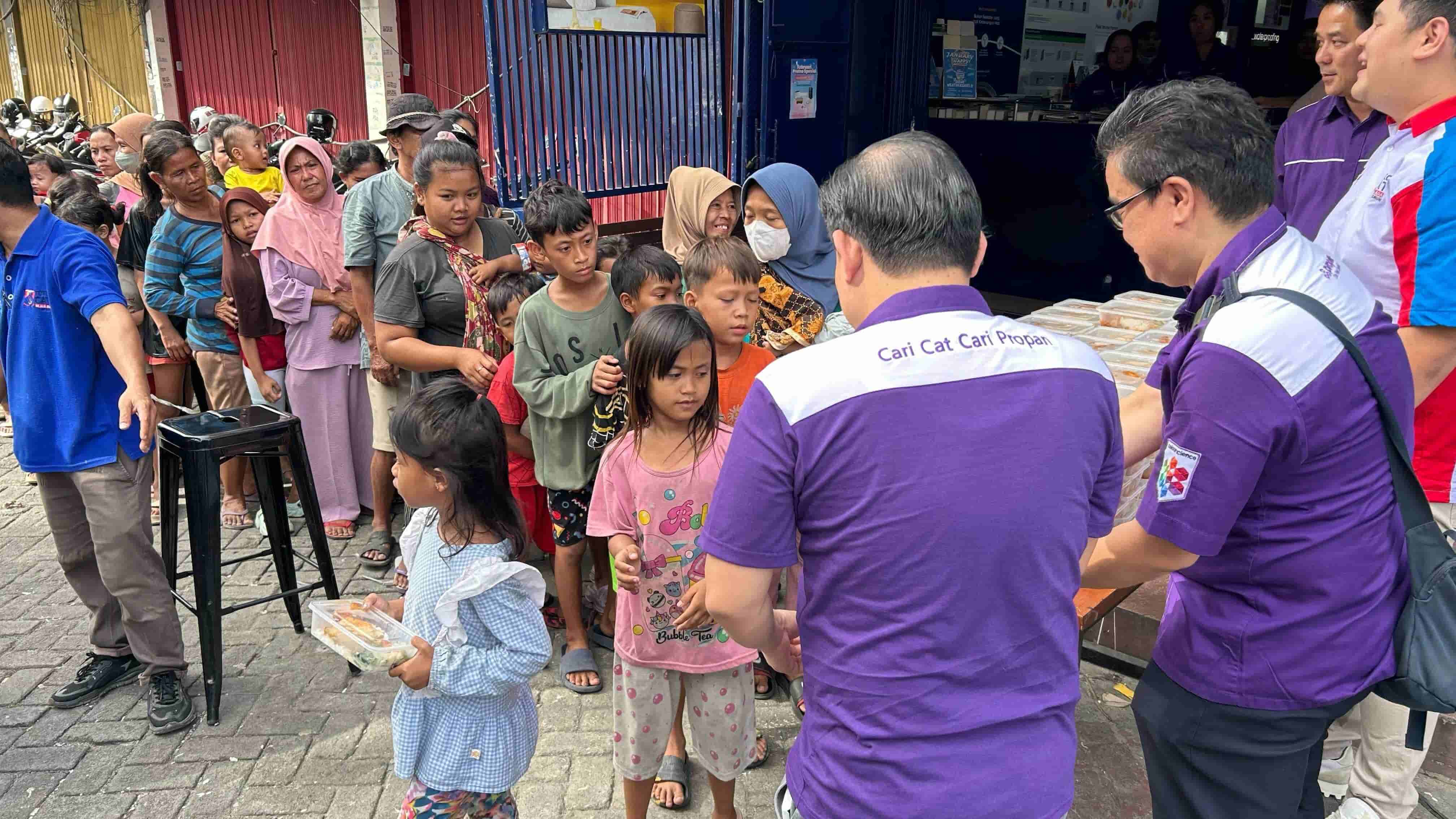 Propan Raya Gandeng Toko Cat Sumber Berbagi Berkah di Bulan Puasa